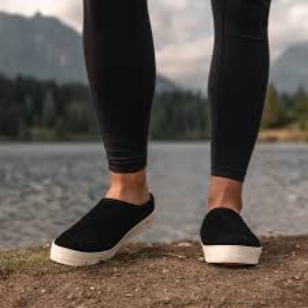 Staheekum Women's Black Cami Suede Flat Slip-On Casual Mules Size 9